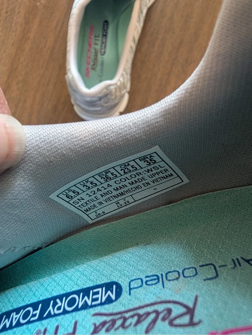 Skechers Relaxed Fit Air Cooled Memory Foam Slip On Shoes Women's Sz 6.5 gray